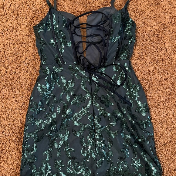 EUC Short Homecoming Dresses,Sparkly Mini, V-neck, Sparkly Gown NWT Teal size 4 - Picture 4 of 6